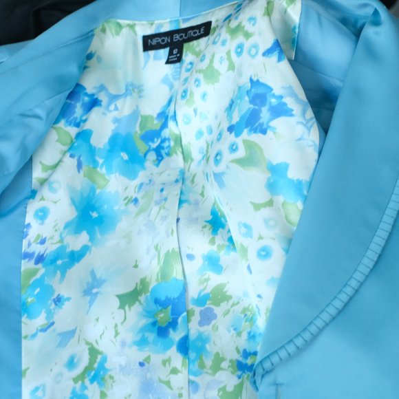 Dress Suit - Picture 12 of 12